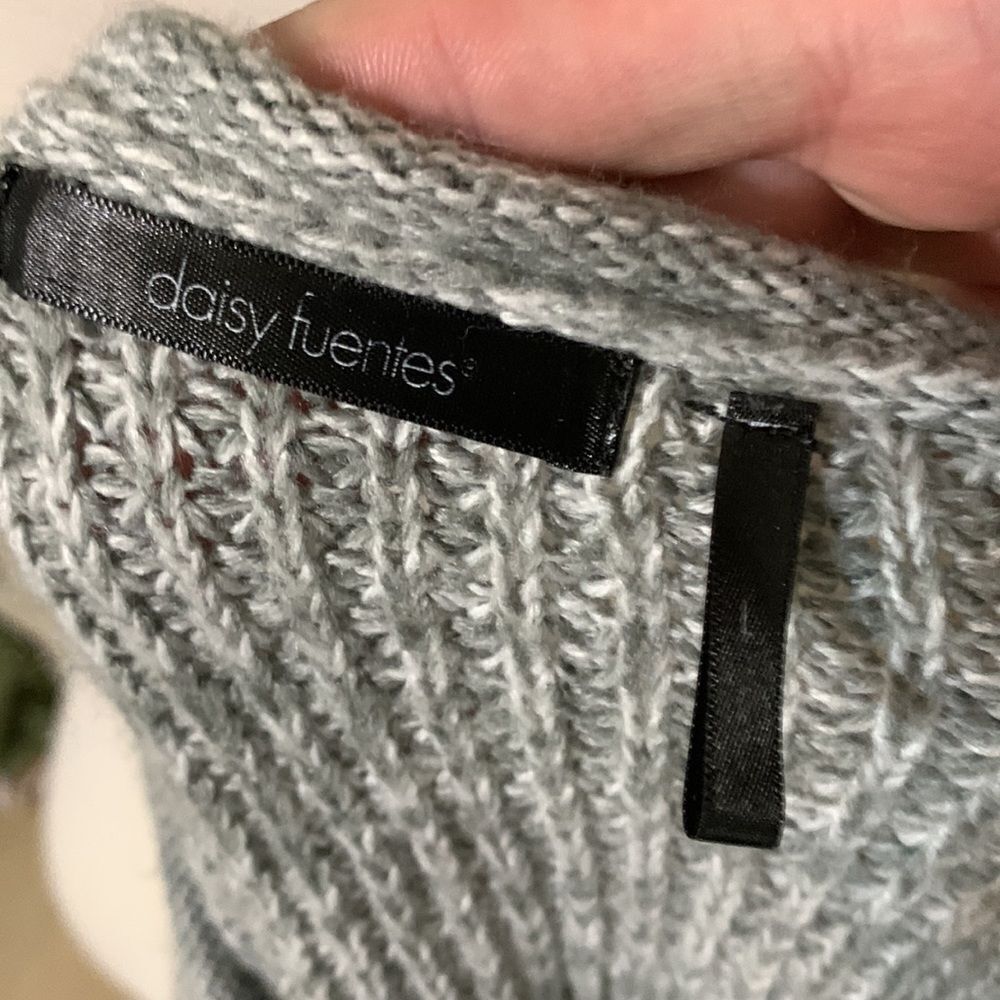 3for$20 sweater large - Picture 3 of 4